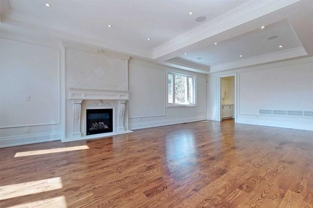 19 Ashgrove Pl, House detached with 5 bedrooms, 7 bathrooms and 6 parking in Toronto ON | Image 37