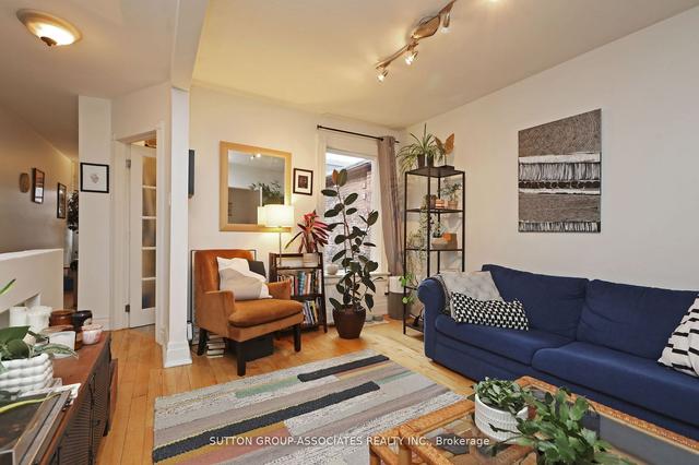 27 Heintzman St, House attached with 3 bedrooms, 3 bathrooms and 1 parking in Toronto ON | Image 17
