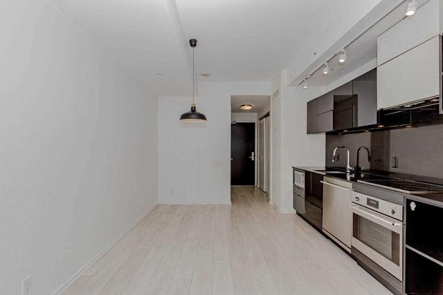 910 - 125 Peter St, Condo with 1 bedrooms, 1 bathrooms and 0 parking in Toronto ON | Image 11