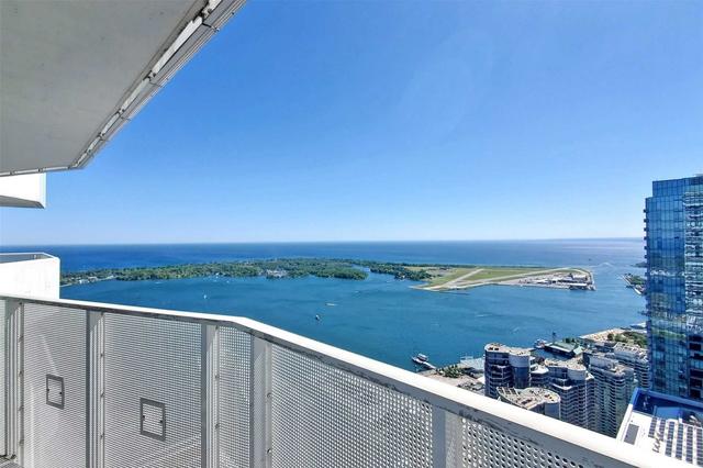 6710 - 88 Harbour St, Condo with 3 bedrooms, 2 bathrooms and 0 parking in Toronto ON | Image 26