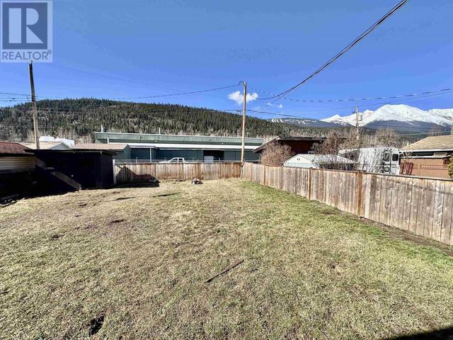 4055 Alfred Avenue, House detached with 4 bedrooms, 2 bathrooms and null parking in Smithers BC | Image 6