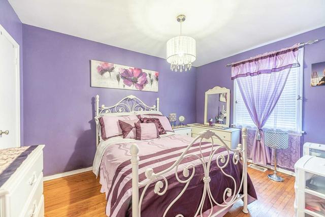 crt - 18 Ivanhoe Crt, House detached with 3 bedrooms, 2 bathrooms and 0 parking in Toronto ON | Image 5