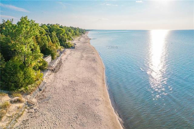 10308 Beach O' Pines Road, House detached with 4 bedrooms, 3 bathrooms and 14 parking in Lambton Shores ON | Image 34