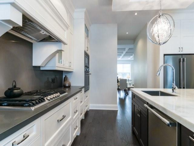 24B Montana Ave, House detached with 4 bedrooms, 5 bathrooms and 4 parking in Toronto ON | Image 8