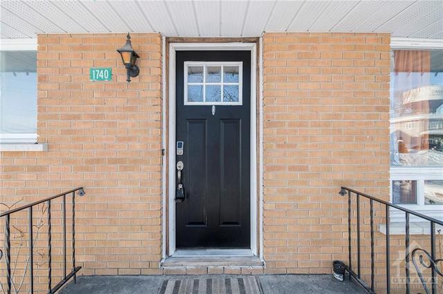 1740 St Laurent Street, House detached with 3 bedrooms, 2 bathrooms and 4 parking in Clarence Rockland ON | Image 2