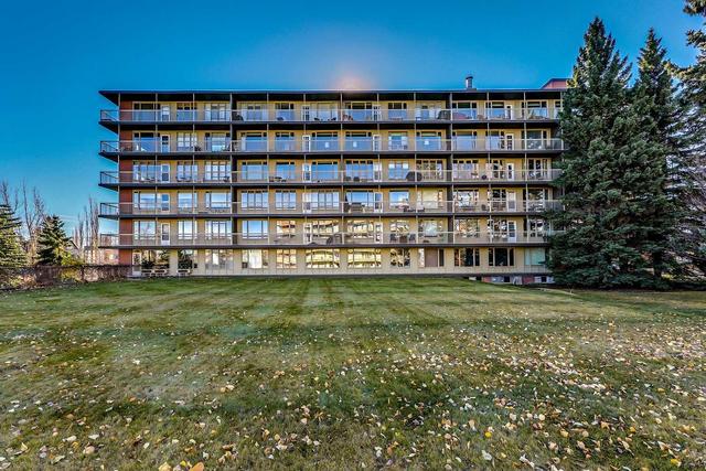 207 - 3316 Rideau Place Sw, Condo with 2 bedrooms, 1 bathrooms and 1 parking in Calgary AB | Image 3