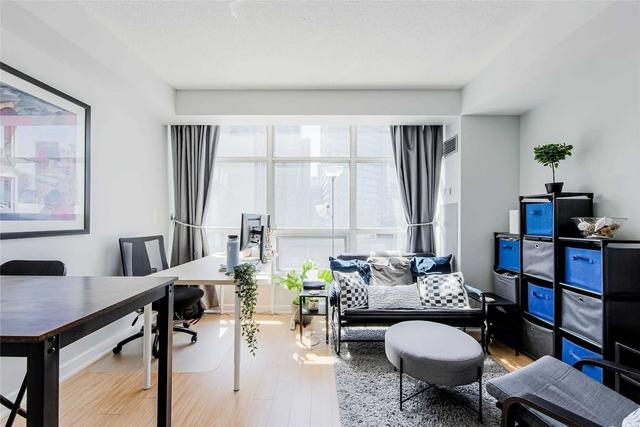 525 - 36 Blue Jays Way, Condo with 1 bedrooms, 1 bathrooms and 1 parking in Toronto ON | Image 6