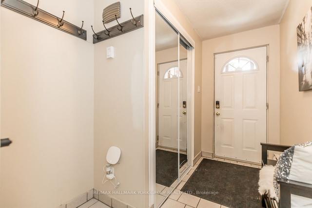 32 Briar Path, Townhouse with 3 bedrooms, 3 bathrooms and 2 parking in Brampton ON | Image 17
