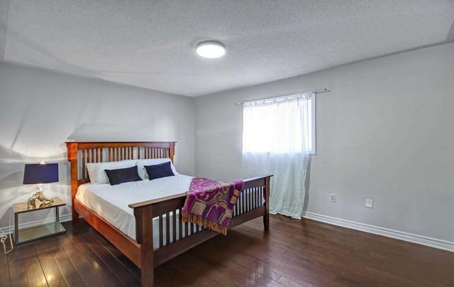 30 National Cres W, House detached with 3 bedrooms, 4 bathrooms and 4 parking in Brampton ON | Image 11