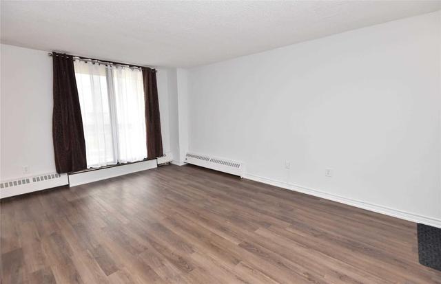1101 - 4645 Jane St, Condo with 2 bedrooms, 1 bathrooms and 1 parking in Toronto ON | Image 5