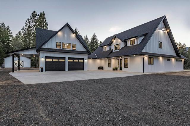4848 Salmon River Road, House detached with 5 bedrooms, 3 bathrooms and 1 parking in Spallumcheen BC | Card Image