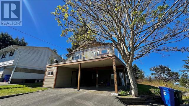 1280 Rupert Rd, House detached with 5 bedrooms, 3 bathrooms and 3 parking in Ucluelet BC | Image 4