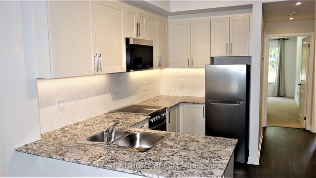 5 - 14 Marquette Ave, Townhouse with 2 bedrooms, 2 bathrooms and 1 parking in Toronto ON | Image 17
