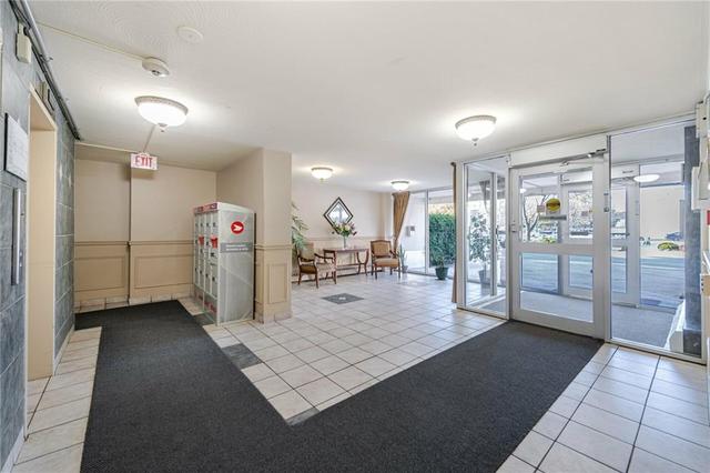 1004 - 75 Glenburn Court, Condo with 3 bedrooms, 0 bathrooms and 2 parking in Hamilton ON | Image 3