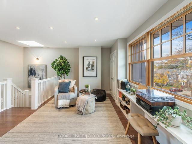 349 Castlefield Ave, House detached with 4 bedrooms, 3 bathrooms and 2 parking in Toronto ON | Image 18