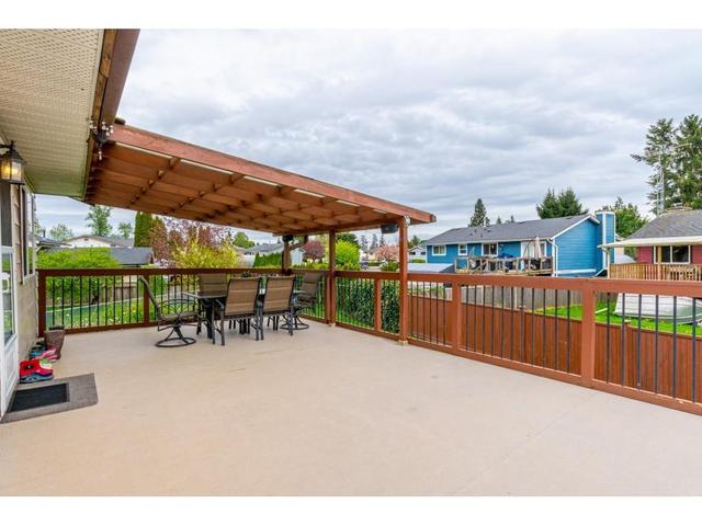 26844 34 Avenue, House detached with 4 bedrooms, 3 bathrooms and 4 parking in Langley BC | Image 30