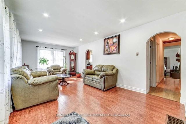 62 Peter St, House detached with 3 bedrooms, 3 bathrooms and 5 parking in Markham ON | Image 32