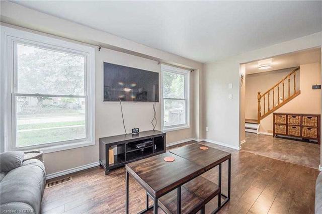 87 Steffler Dr, House detached with 4 bedrooms, 2 bathrooms and 3 parking in Guelph ON | Image 3