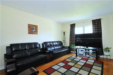 3641 Anniversary Rd, House semidetached with 3 bedrooms, 2 bathrooms and 4 parking in Mississauga ON | Image 4