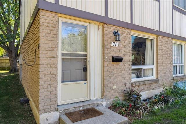 71 - 25 Linfield Drive, House attached with 4 bedrooms, 2 bathrooms and 1 parking in St. Catharines ON | Image 4