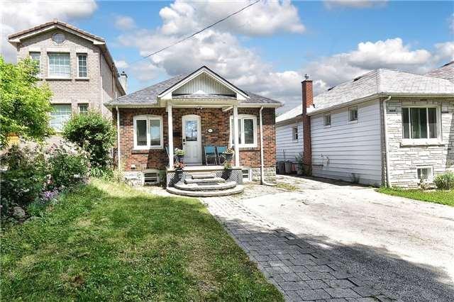 168 Hay Ave, House detached with 3 bedrooms, 3 bathrooms and 6 parking in Toronto ON | Image 2