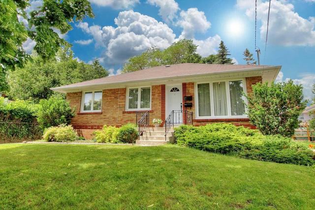14 Courton Dr, House detached with 3 bedrooms, 2 bathrooms and 3 parking in Toronto ON | Image 1