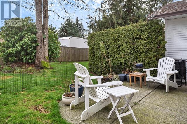 5 - 251 Mcphedran Rd, House attached with 2 bedrooms, 1 bathrooms and 2 parking in Campbell River BC | Image 2