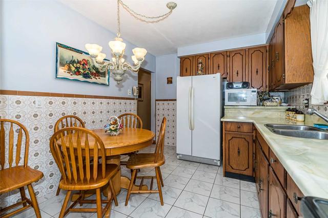 51 Medina Cres, House detached with 3 bedrooms, 2 bathrooms and 5 parking in Toronto ON | Image 9