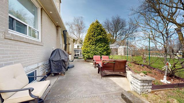 8 Gentian Dr, House detached with 3 bedrooms, 2 bathrooms and 7 parking in Toronto ON | Image 28