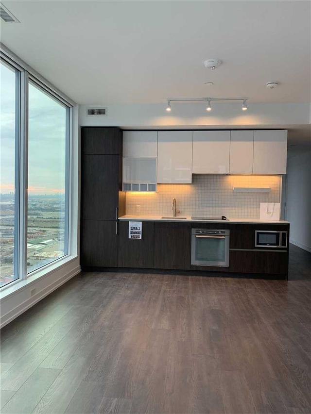5802 - 5 Buttermill Ave, Condo with 3 bedrooms, 2 bathrooms and 0 parking in Vaughan ON | Image 21