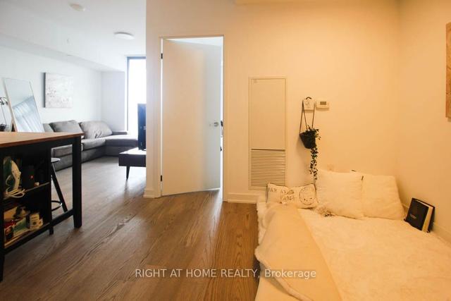 5207 - 11 Wellesley St W, Condo with 1 bedrooms, 1 bathrooms and 1 parking in Toronto ON | Image 11