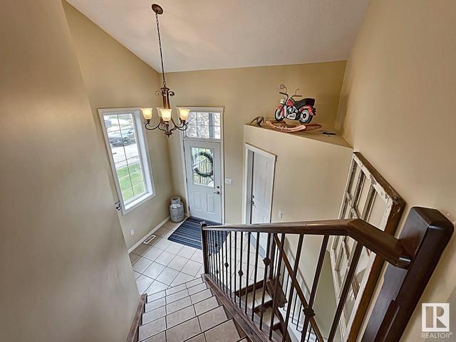9406 83 Av, House detached with 4 bedrooms, 3 bathrooms and 4 parking in Morinville AB | Image 3