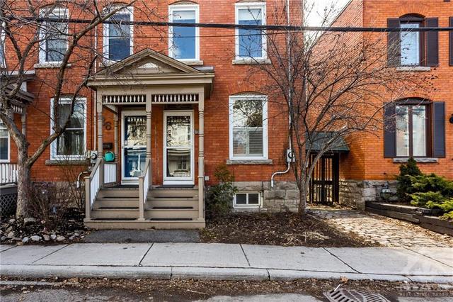 88 Frank Street, Townhouse with 2 bedrooms, 1 bathrooms and 1 parking in Ottawa ON | Image 3