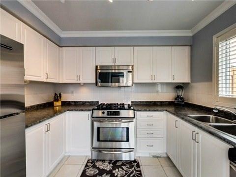 th 11 - 200 Tenth St, Townhouse with 2 bedrooms, 3 bathrooms and 2 parking in Toronto ON | Image 6