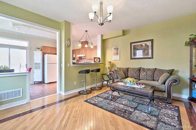 5673 Longboat Ave, House semidetached with 3 bedrooms, 4 bathrooms and 3 parking in Mississauga ON | Image 2