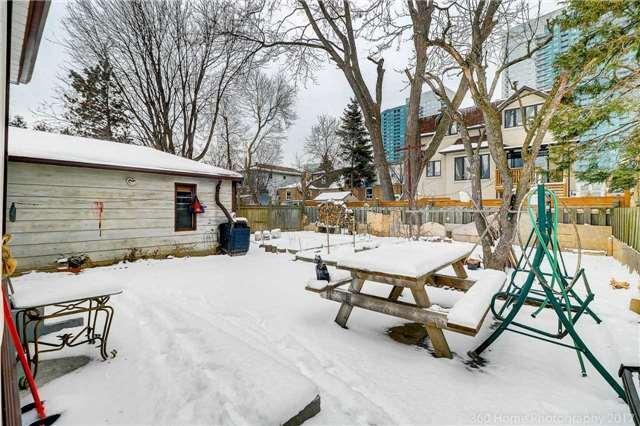 9 Kensington Ave, House detached with 4 bedrooms, 3 bathrooms and 4 parking in Toronto ON | Image 6