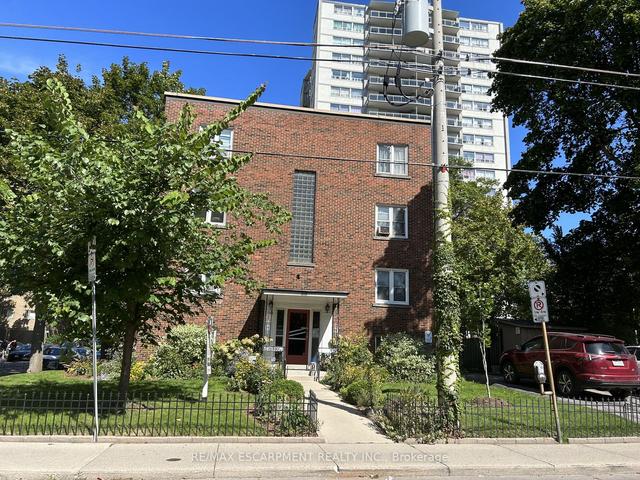 304 - 60 Robinson St, Condo with 1 bedrooms, 1 bathrooms and 0 parking in Hamilton ON | Image 1