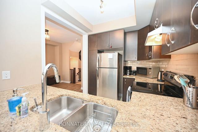 387 Wheat Boom Dr, House attached with 3 bedrooms, 3 bathrooms and 3 parking in Oakville ON | Image 10