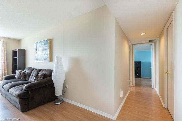 1106 - 30 Chapman Crt, Condo with 2 bedrooms, 2 bathrooms and 1 parking in London ON | Image 5