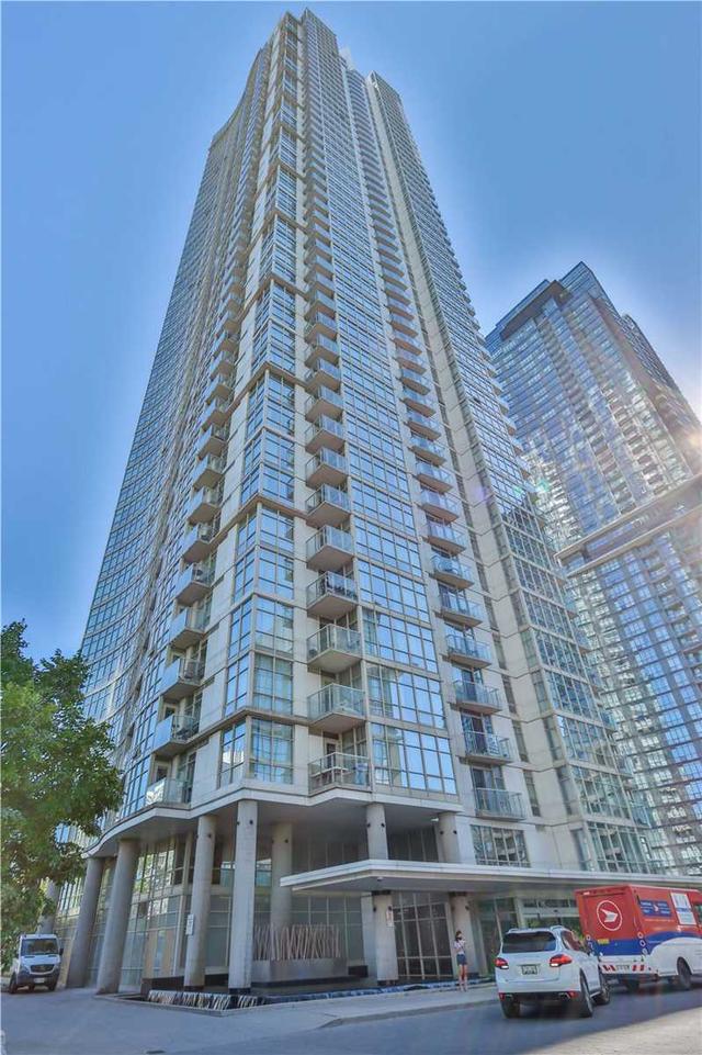 3910 - 35 Mariner Terr, Condo with 1 bedrooms, 1 bathrooms and 1 parking in Toronto ON | Image 1