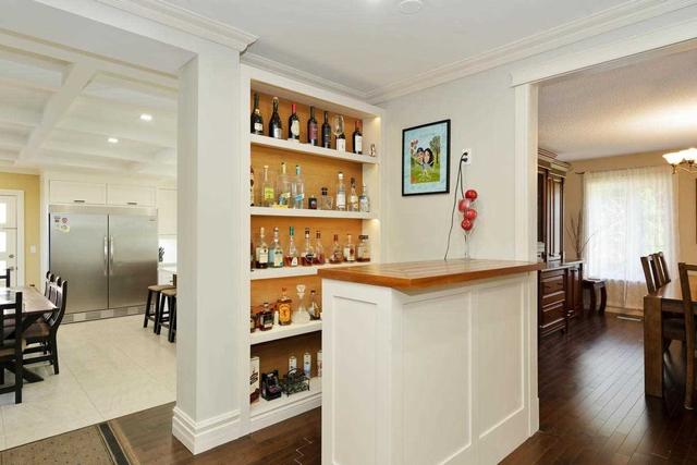 21 George Cres, House detached with 4 bedrooms, 4 bathrooms and 16 parking in Caledon ON | Image 2