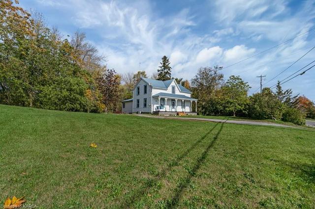 4819 Battersea Road, House detached with 4 bedrooms, 2 bathrooms and 6 parking in South Frontenac ON | Image 2