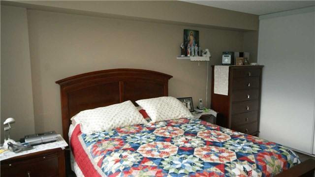 204 - 10 Laurelcrest St, Condo with 2 bedrooms, 1 bathrooms and 1 parking in Brampton ON | Image 14