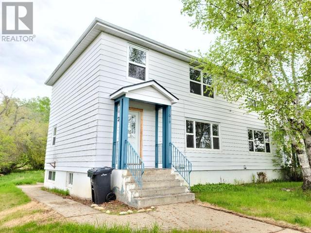 1, - 11019 99 Street, Home with 3 bedrooms, 1 bathrooms and null parking in Peace River AB | Card Image