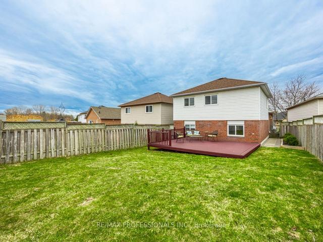 1372 Trowbridge Dr, House detached with 3 bedrooms, 2 bathrooms and 3 parking in Oshawa ON | Image 28