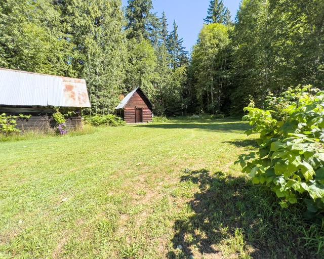 589 Sagacious Road, House detached with 2 bedrooms, 1 bathrooms and null parking in Columbia Shuswap B BC | Image 40