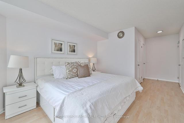 908 - 91 Townsgate Dr N, Condo with 2 bedrooms, 2 bathrooms and 1 parking in Vaughan ON | Image 13