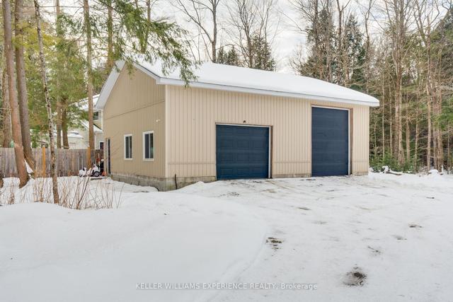 1046 Art Crisp Rd, House detached with 3 bedrooms, 3 bathrooms and 23 parking in Gravenhurst ON | Image 30