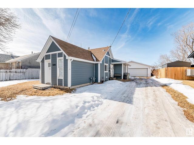 10210 103 St, House detached with 3 bedrooms, 1 bathrooms and 6 parking in Morinville AB | Image 2