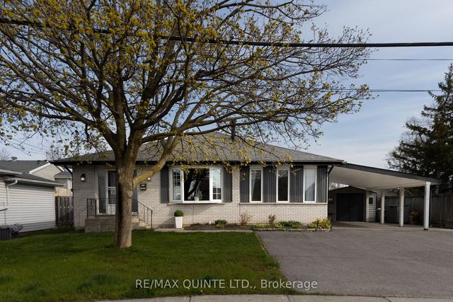 12 Byron St, House detached with 4 bedrooms, 2 bathrooms and 7 parking in Belleville ON | Image 30